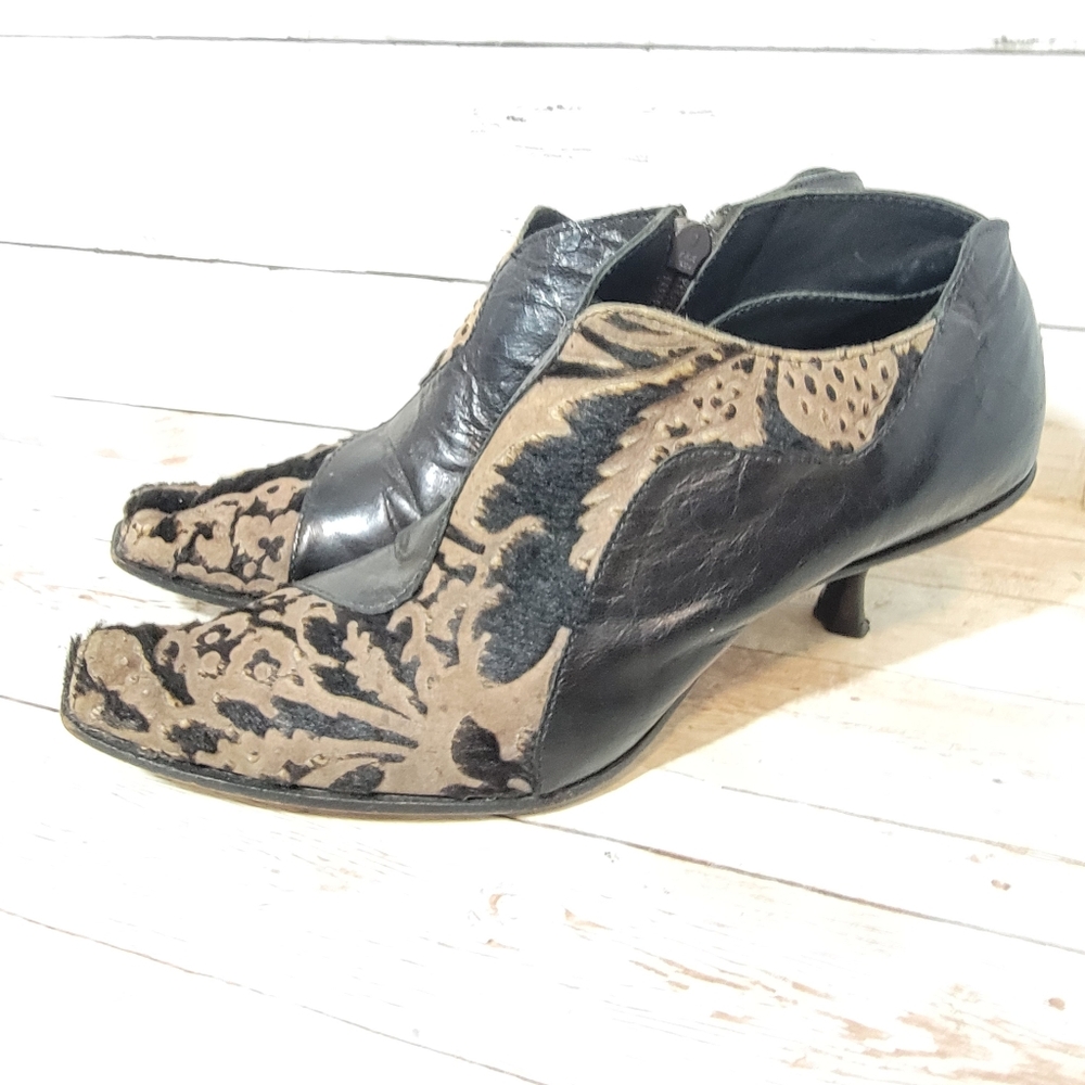 Cydwoq Vintage calfhair and leather booties - Picture 2 of 13